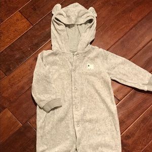🌟HP!!🌟 Carter’s Velour Polar Bear Romper